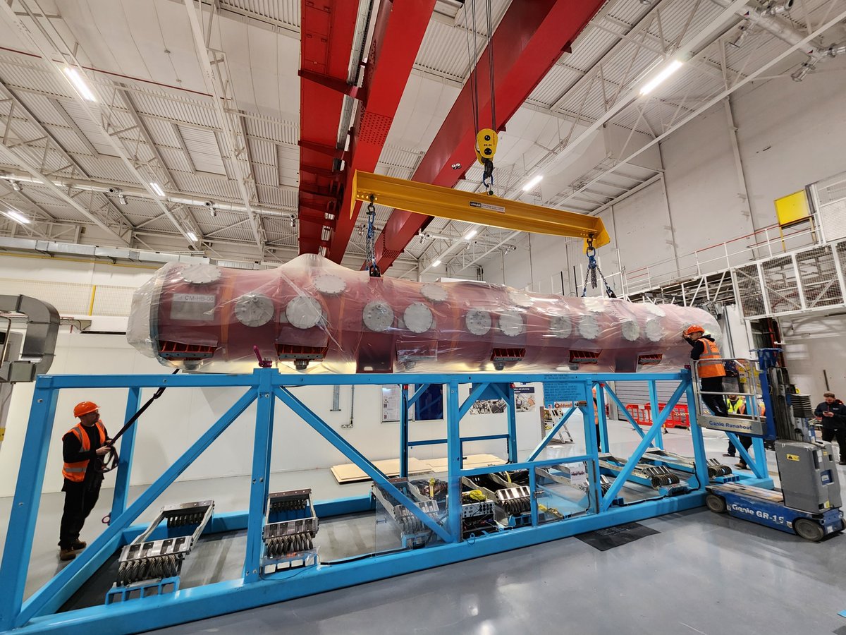 From Fermilab to the U.K. and back! 📦 🔁 🌎 A highly technical and delicate piece of equipment weighing 27,500 pounds just made a whirlwind transatlantic trip in its custom transportation frame. @PIP2accelerator #pip2accelerator #fermilab #particleaccelerator