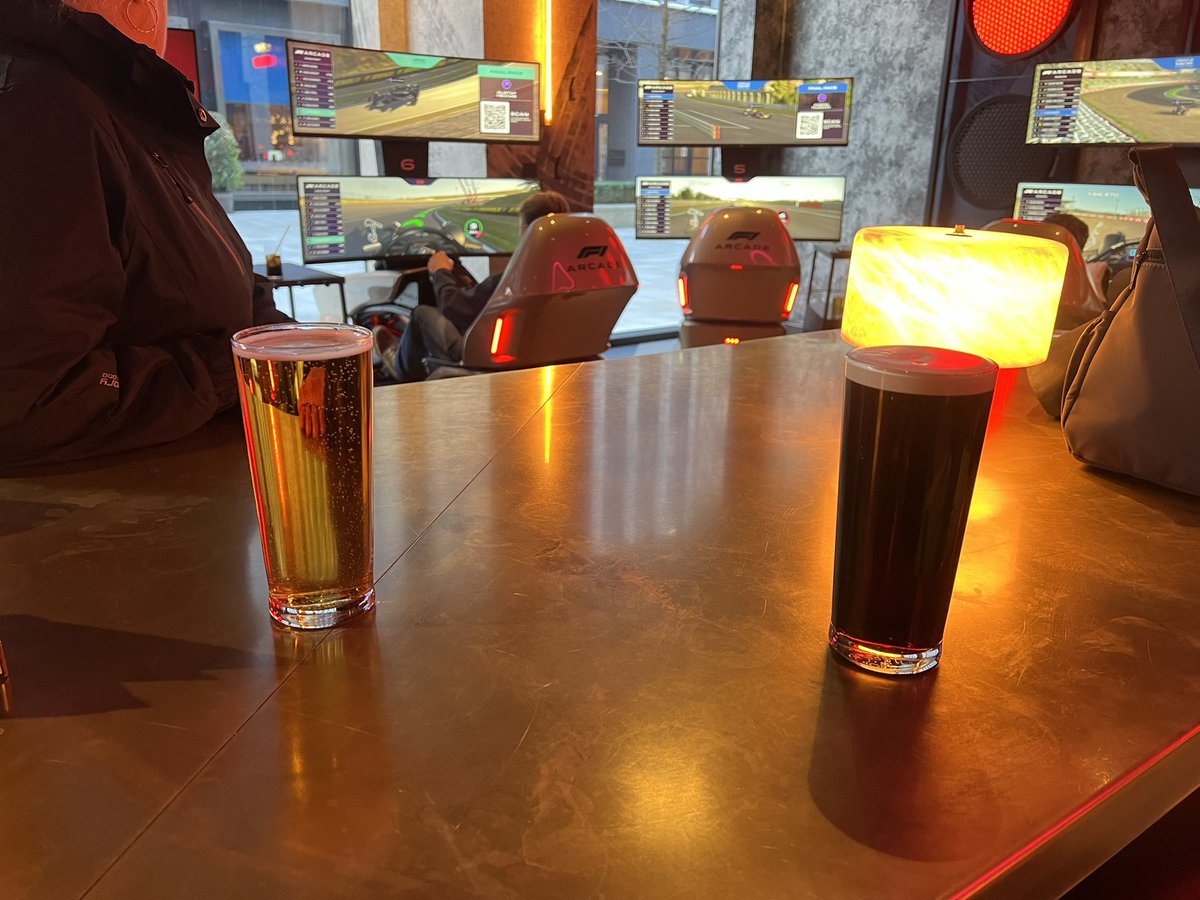 wapple15's tweet photo. Monday afternoon #BeerView #CiderView with @kmr036 &amp; @jamie_bishop in #Birmingham 🏴󠁧󠁢󠁥󠁮󠁧󠁿
Laughing our arses off having too much fun at @F1Arcade https://t.co/bbvpe4tB8Y