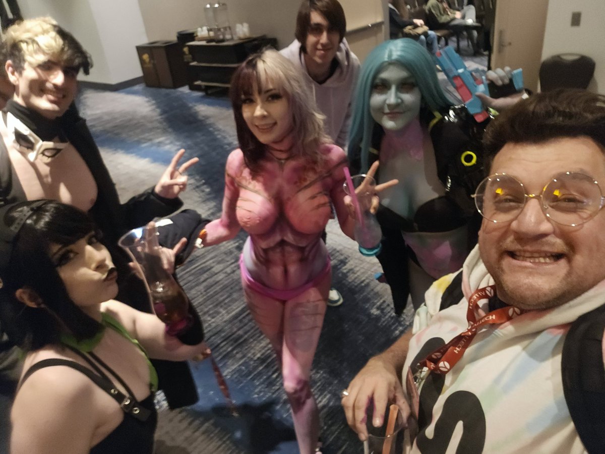 Rcc_Creations's tweet photo. Awesome time @IKKiCON thank you for having me out!!! https://t.co/pPIuVrniOD