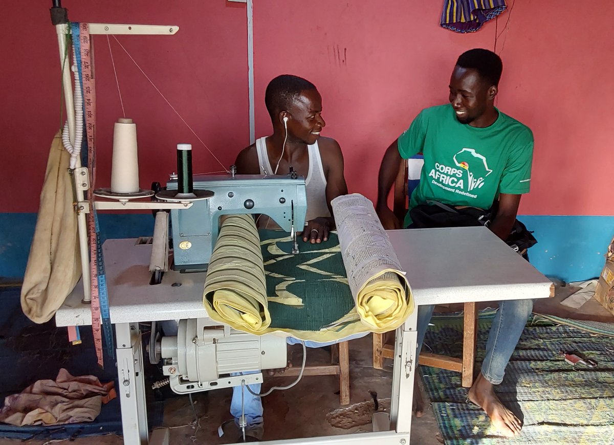 CorpsAfricaGh's tweet image. Two individuals from different backgrounds, awed by each other, come together for one common goal - to tackle pressing challenges in their communities. What a beautiful sight to witness! 🌟🤝 
#ThisIsCorpsAfrica #UnityForChange #CommunityChampions