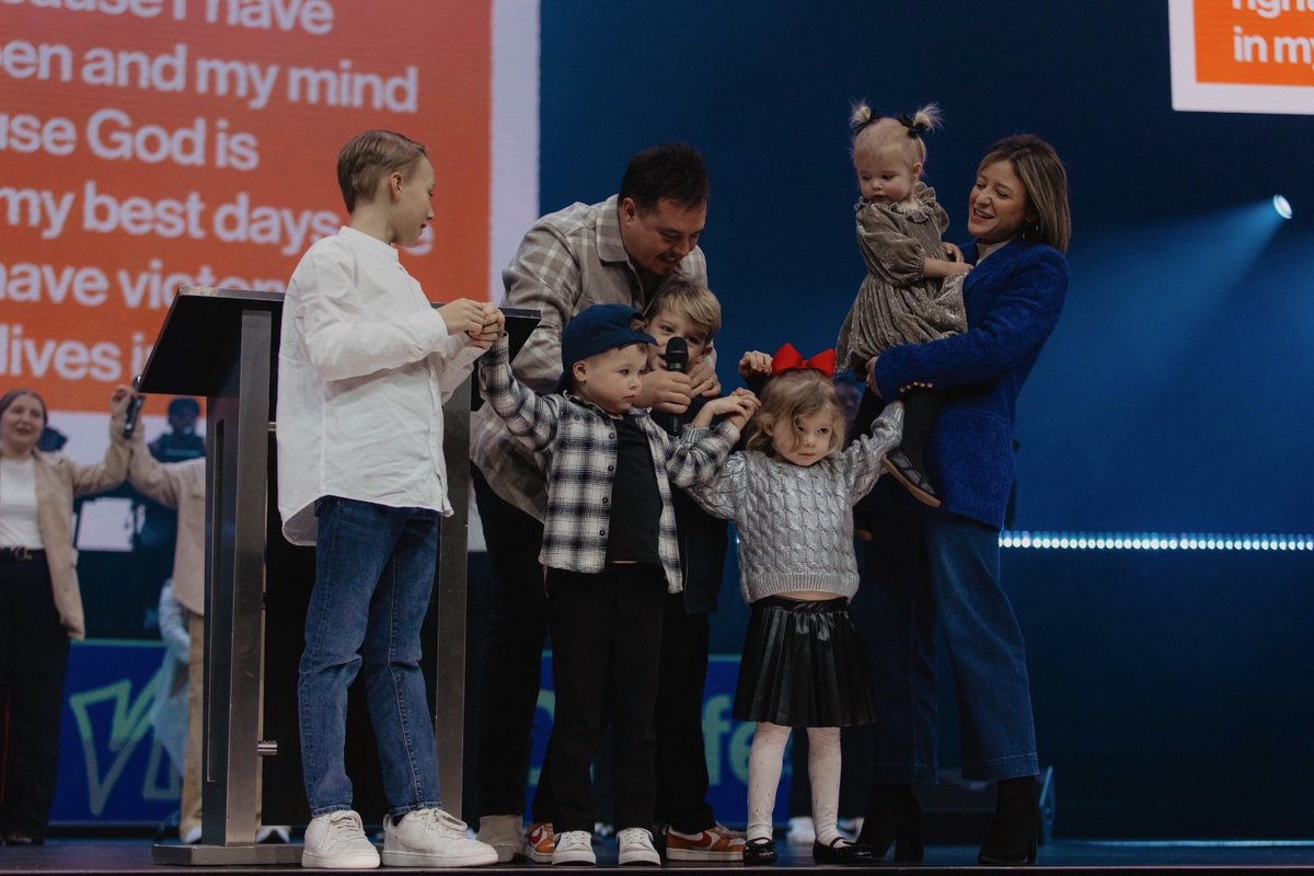PaulDaugherty's tweet photo. God often does His
 best work behind the scenes. 

From green room prayers, 
to one-on-one ministry time
w/the Holy Spirit, 
to our behind-the-scenes crew, messy kids🤪😁🫨
God did beautiful things at #VCONF 24… &amp; most of things we won’t know until we get to heaven.🙏 https://t.co/rdeigowWUp
