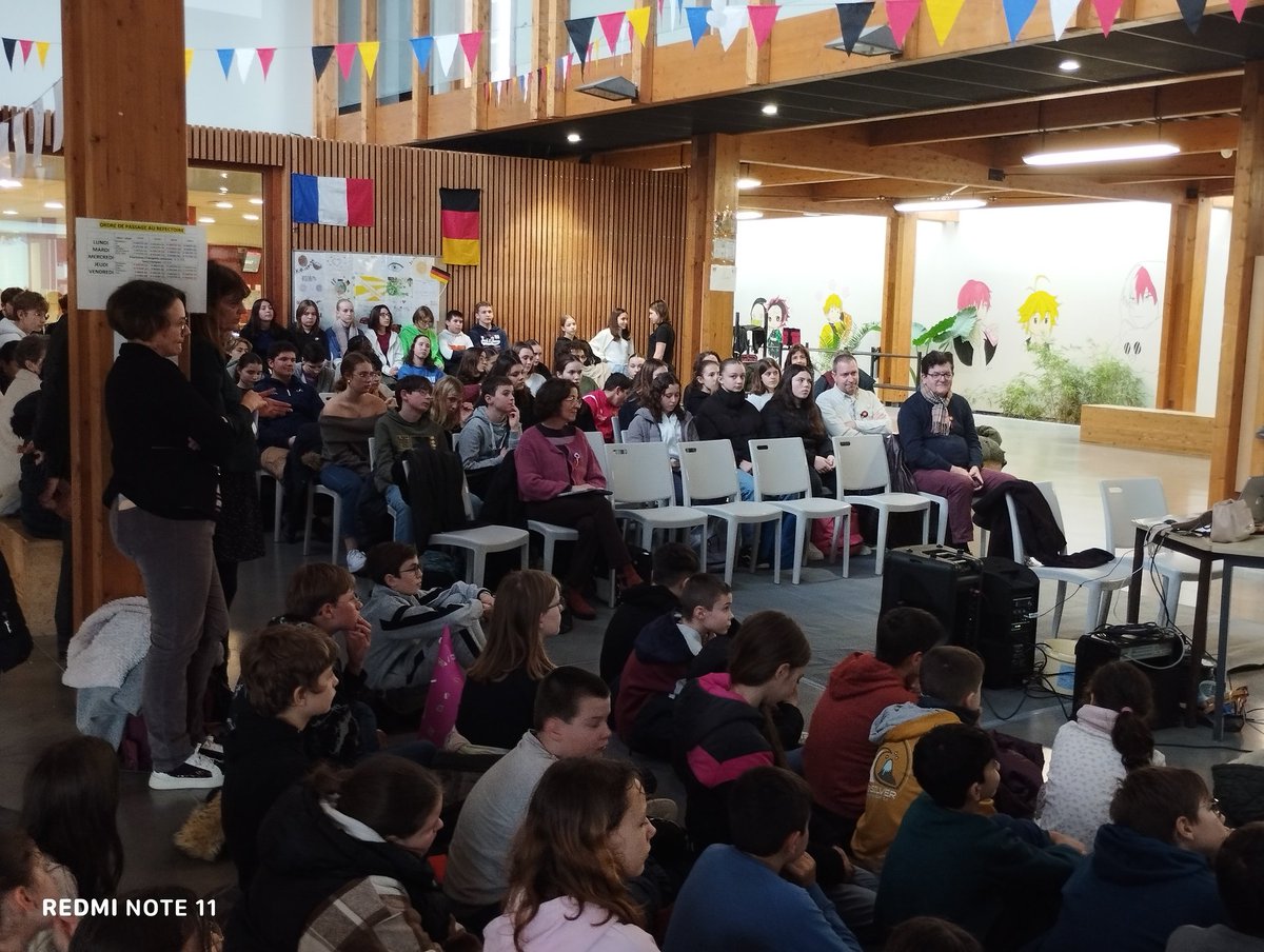 dsden16's tweet photo. #JFA2024 | 13 établissements réunis aujourd'hui au clg de #Jarnac pour célébrer l'amitié franco-allemande. ✅ Une journée pour échanger sur des projets novateurs qui bénéficient à nos 2464 élèves germanistes. https://t.co/k8n9m1mknP