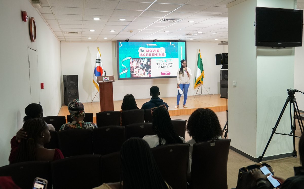 KCCNigeria_'s tweet photo. 📸Photos from the Korean Culture day movie screening held on 17th Jan at KCCN

#Korea #Nigeria #KCCN #koreanculturalcentre #movie #moviescreening #pleasetakecareofmycat #koreancultureday https://t.co/vjE78GpWAV