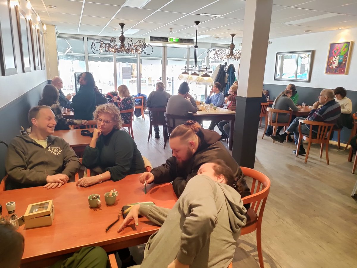 LFBWolvega's tweet photo. Op 18 januari 2024 had @LFBNederland een #nieuwjaarslunch. In lunchroom Op 't Oost in #Wolvega verzamelden de coaches &amp; ervaringsdeskundigen van @LFBAssen, @LFBLeeuwarden, @GroningenLfb &amp; @LFBWolvega. Online deelden directeur Elles &amp; manager Joost hun wensen voor dit nieuwe jaar. https://t.co/6NChQDbynS