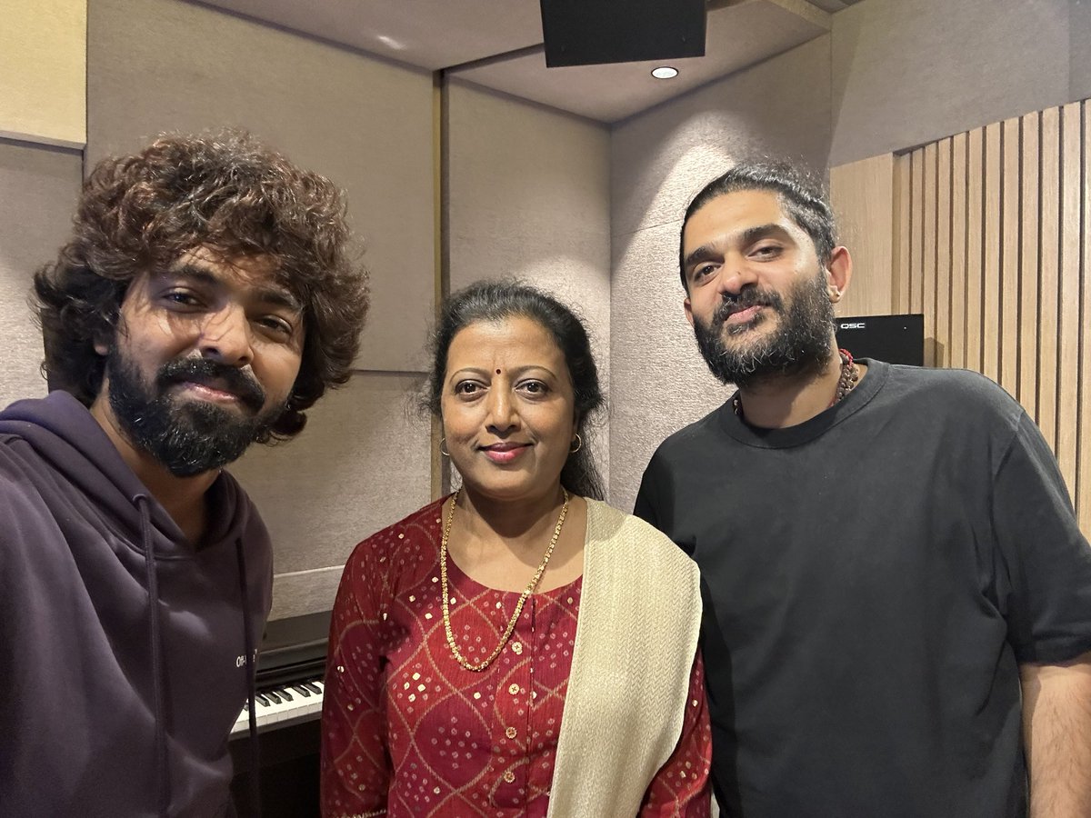 G.V.Prakash Kumar (@gvprakash) on Twitter photo A special musical combo … working with my favourite for the first single of #siren … <a href="/Kavithamarai/">Kavignar Thamarai</a> <a href="/sidsriram/">Sid Sriram</a> <a href="/SonyMusicSouth/">Sony Music South India</a> … let’s goooo ❤️🙌 this one is for music lovers <a href="/actor_jayamravi/">Ravi Moham</a> A special musical combo … working with my favourite for the first single of #siren … <a href="/Kavithamarai/">Kavignar Thamarai</a> <a href="/sidsriram/">Sid Sriram</a> <a href="/SonyMusicSouth/">Sony Music South India</a> … let’s goooo ❤️🙌 this one is for music lovers <a href="/actor_jayamravi/">Ravi Moham</a>