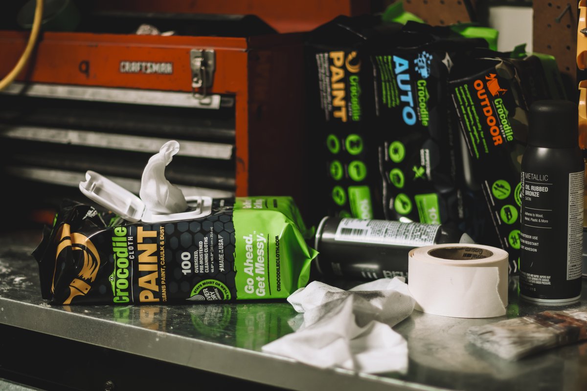 CrocodileCloth's tweet photo. A valuable necessity for every workbench, effortlessly cleans up spills and overspray, making it an essential tool for a pristine workspace. 🛠️

Visit https://t.co/X78XFFwNHu to order yours today! 

#crocodilecloth #getmessy https://t.co/n3ITcwwmnF