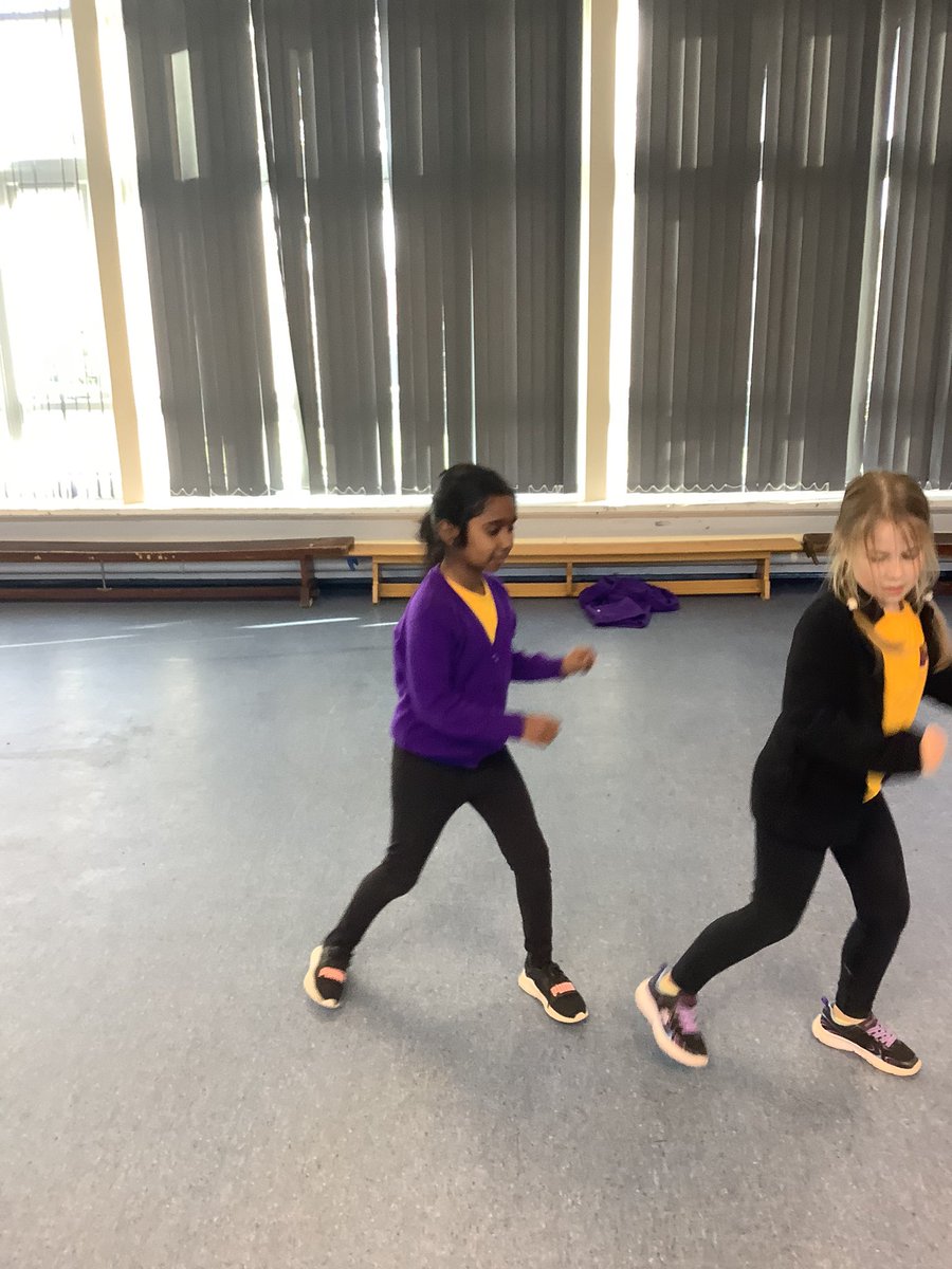 Today Gill Class enjoyed an energetic dance lesson during P.E. We created four moves to an eight count beat and then performed to the class.