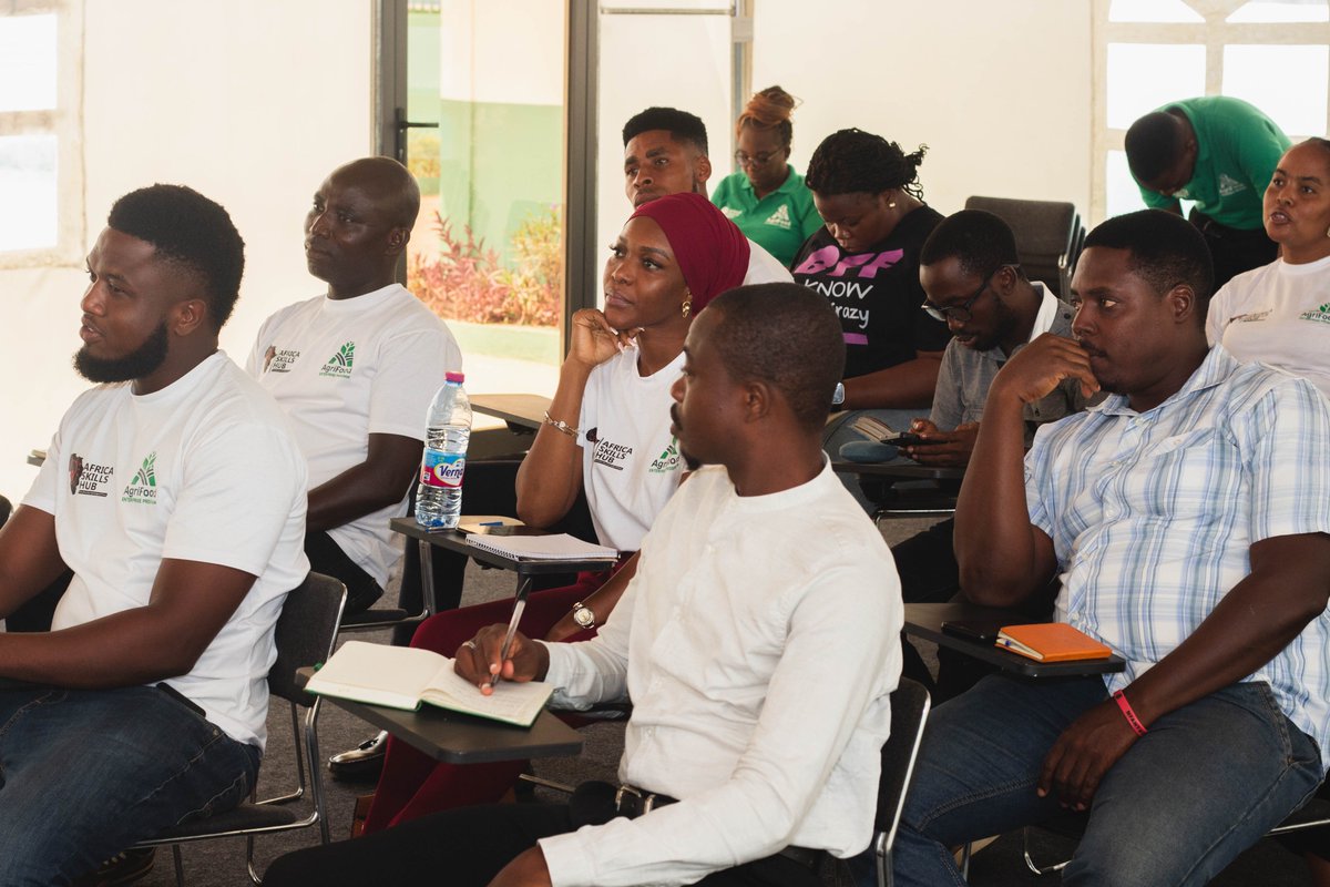 ASHAfrica_'s tweet photo. Our beneficiaries from the #AgrifoodEnterpriseProgram had a training session on sustainable agricultural practices &amp; comms skills. 
They covered various topics including cutting-edge eco-friendly strategies, and improving their comms abilities to build strong industry connections https://t.co/yPGbM2qgw1