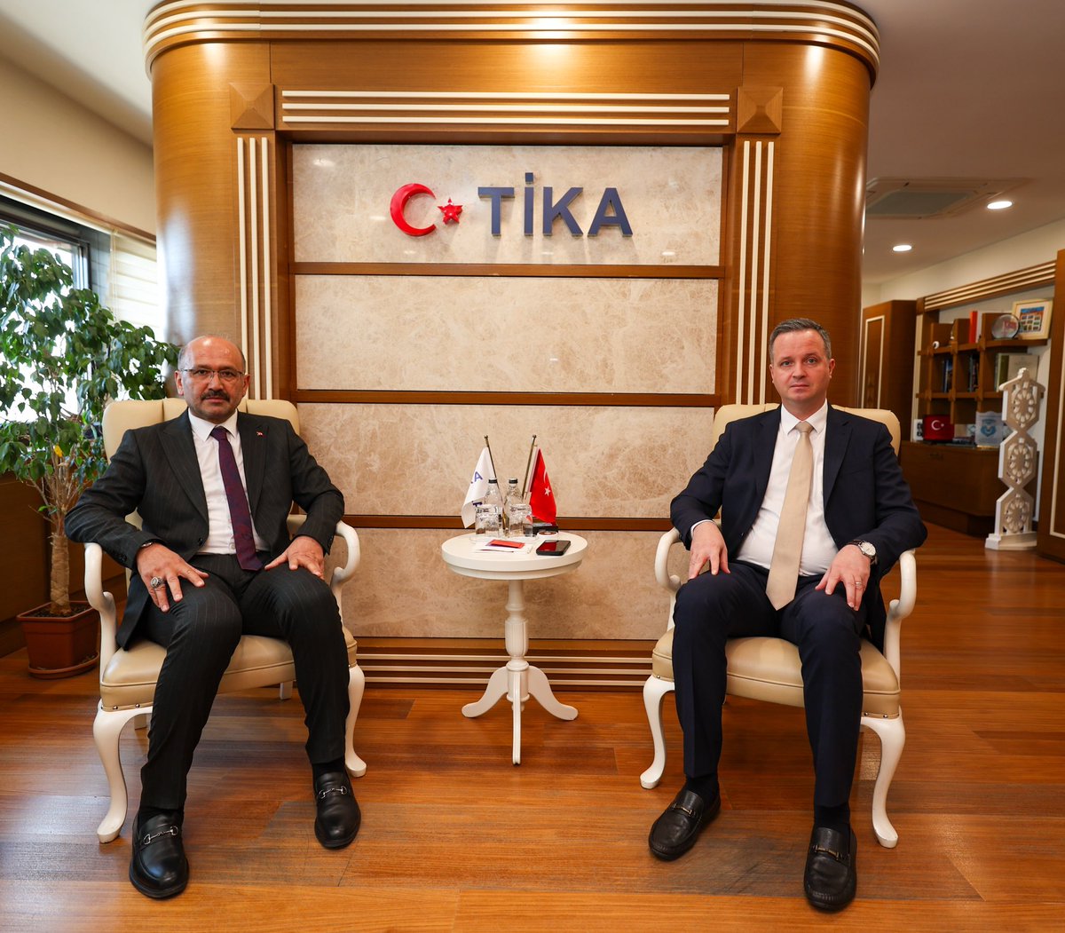 TiKA tweet media