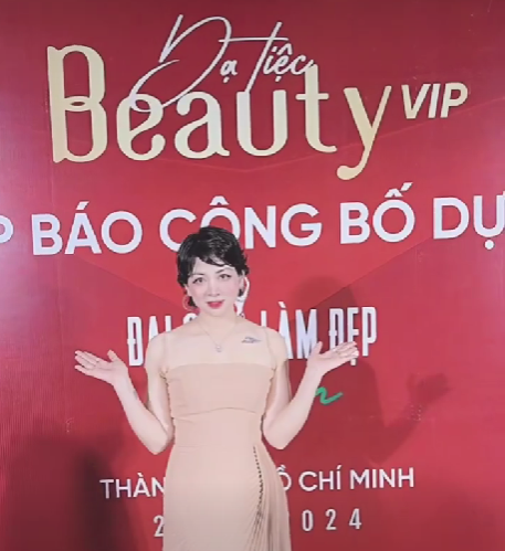 thuhoai_academy's tweet photo. Dạ tiệc Beauty VIP - Vinh danh thương hiệu và nhận học bổng tu nghiệp Hàn - Thái, được tổ chức tại TP. HCM với sự tham dự của Lãnh đạo cấp cao - báo chí truyền hình truyền thông 🥰🥰🥰
#BeautyVIP #Vinh_danh_thương_hiệu
#Học_bổng_tu_nghiệp_Hàn_Thái
#HoangThuHoai #MasterHoangThuHoai