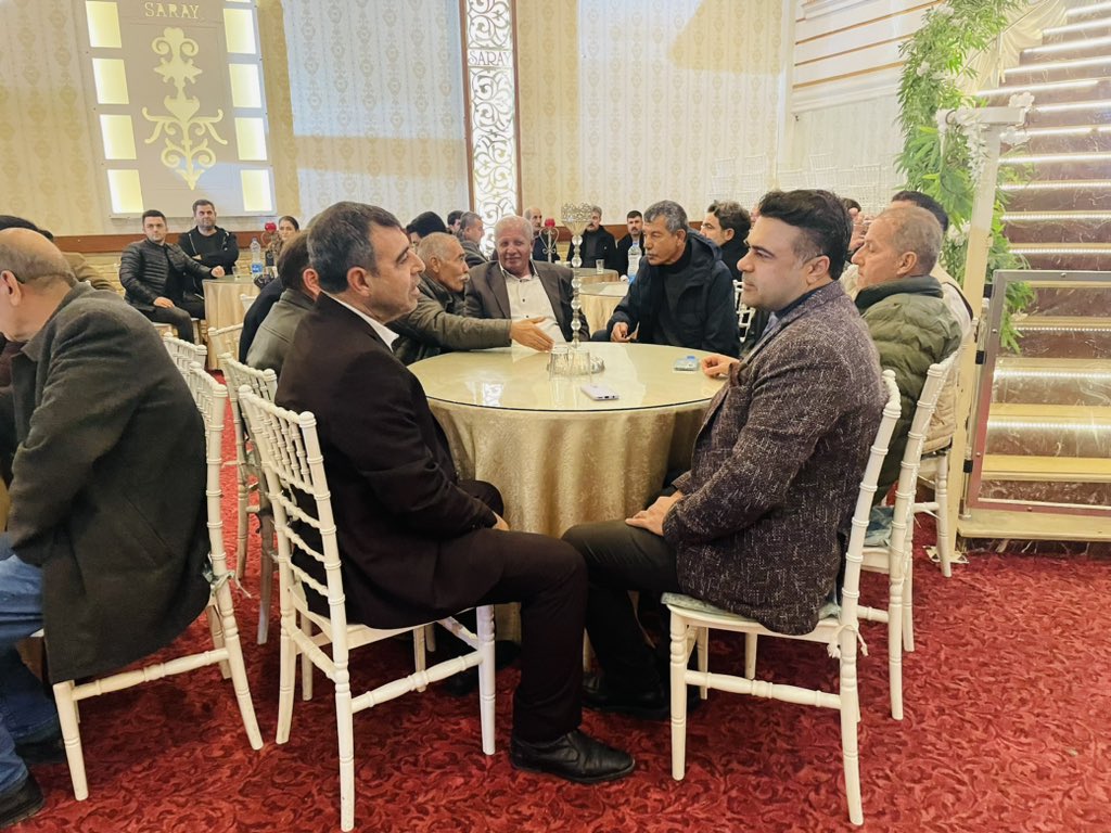 arslan01_omer's tweet photo. Yaş ve Ünal ailesinin kıymetli evlatları Hamit ve Zeynep kardeşlerimizin düğün merasimine katıldık.Ömür boyu mutluluklar diliyorum.Rabbim birlikte sağlıklı,uzun ömürler geçirmelerini nasip etsin.
#ÖzümüzsözümüzbirsevdamızCeyhan
#İçimizdenbiri https://t.co/xGd1SStHEJ