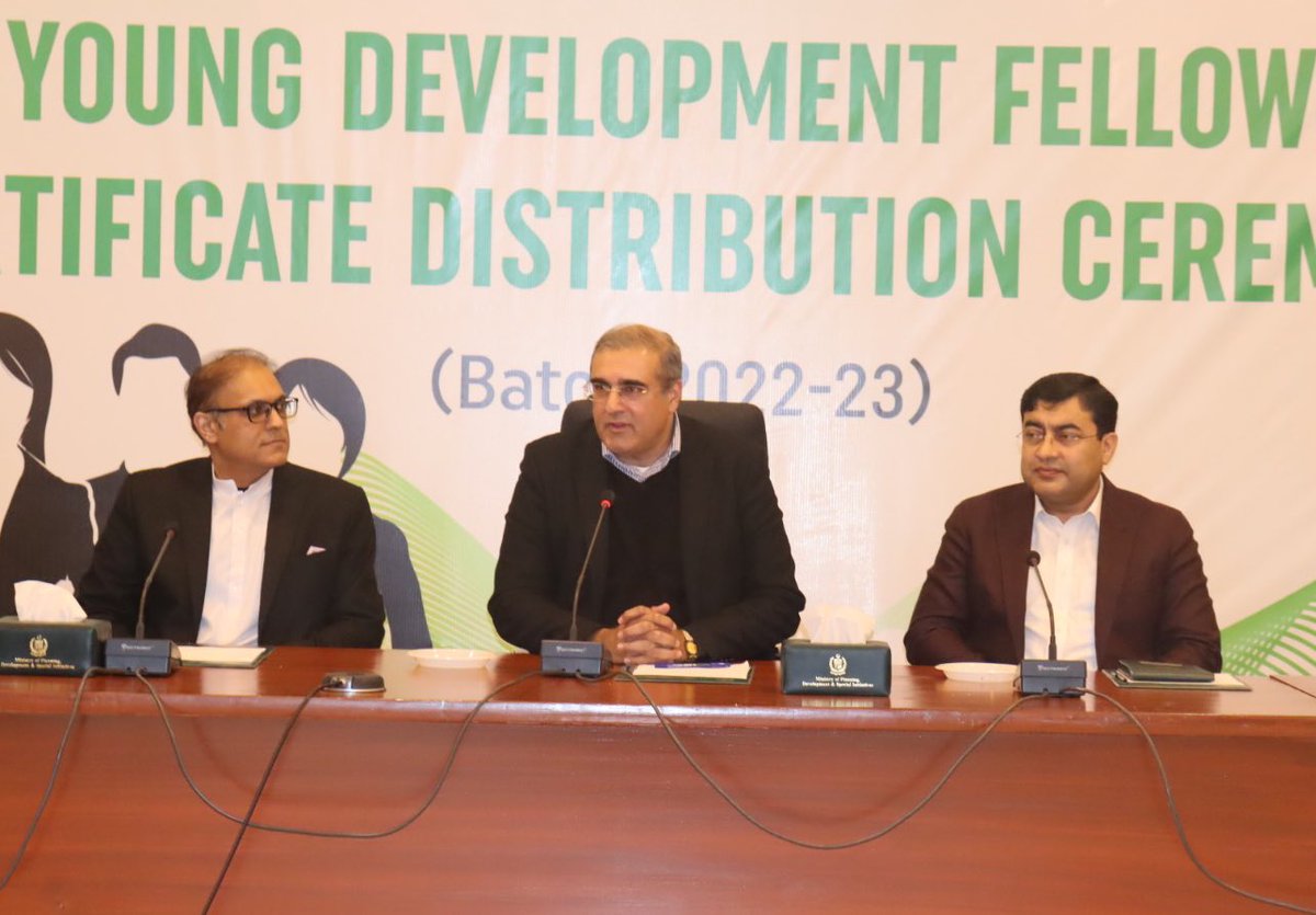 PlanComPakistan's tweet photo. 👨‍🎓📃 𝐒𝐞𝐜𝐫𝐞𝐭𝐚𝐫𝐲 𝐏𝐥𝐚𝐧𝐧𝐢𝐧𝐠 𝐀𝐰𝐚𝐫𝐝𝐬 𝐂𝐞𝐫𝐭𝐢𝐟𝐢𝐜𝐚𝐭𝐞𝐬 𝐭𝐨 𝐘𝐨𝐮𝐧𝐠 𝐃𝐞𝐯𝐞𝐥𝐨𝐩𝐦𝐞𝐧𝐭 𝐅𝐞𝐥𝐥𝐨𝐰𝐬: 𝐀 𝐂𝐞𝐥𝐞𝐛𝐫𝐚𝐭𝐢𝐨𝐧 𝐨𝐟 𝐋𝐞𝐚𝐫𝐧𝐢𝐧𝐠 𝐚𝐧𝐝 𝐃𝐞𝐝𝐢𝐜𝐚𝐭𝐢𝐨𝐧

The Planning Ministry hosted Certificate Distribution Ceremony to honor the accomplishments of Young Development Fellows (YDFs) who completed their one-year public sector internship within the Ministry on January 24, 2024. 

The ceremony took place at Planning Ministry highlighting the significant contributions and dedication of the young professionals in various development sectors.

#YDFs #Youth #FutureLeaders
