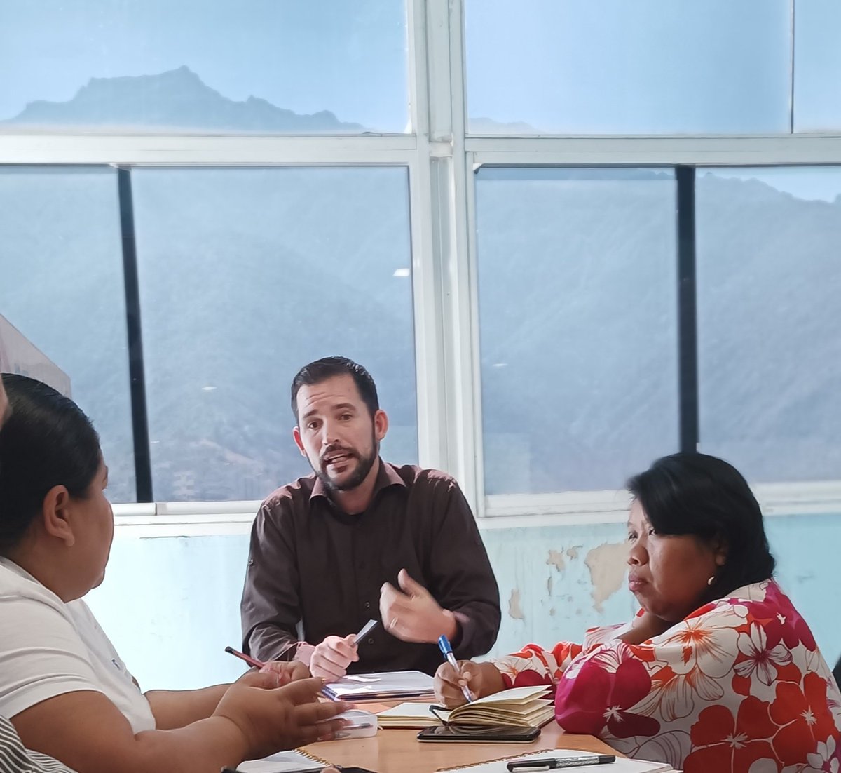 R2Patriotex's tweet photo. #Ahora

Reunión ordinaria del estado Mayor de alimentación Estadal y entes adscritos @MinAlimenVen planificando la distribución y cumpliendo con las políticas alimentarias de nuestro Presidente @NicolasMaduro para que lleguen a nuestro pueblo merideño.

#HaciaEl2030ConLas7T https://t.co/jFA30OJo5K