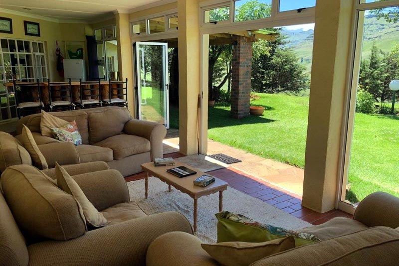 Orchid Valley Lodge ~ #selfcatering chalet in #Underberg, #Drakensberg. SEE MORE 👉 tinyurl.com/2854jmkn
Set on 200ha of private reserve, Orchid Valley boasts Umzimkulu River frontage and the best view of Bamboo Mountain. The lodge accommodates 9 people.