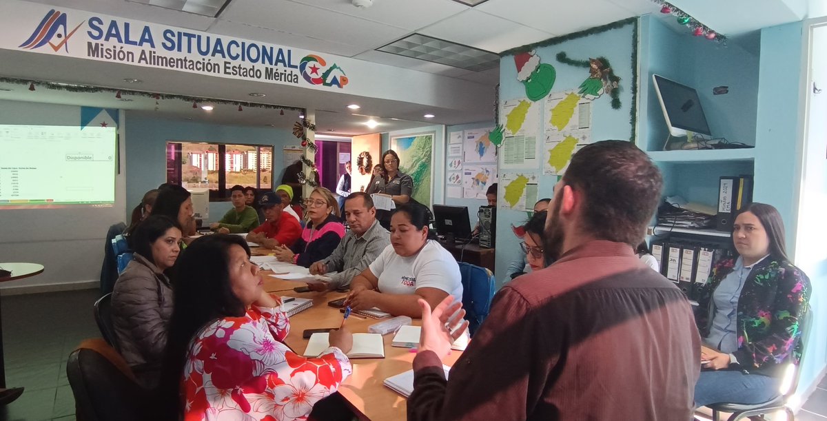 R2Patriotex's tweet photo. #Ahora

Reunión ordinaria del estado Mayor de alimentación Estadal y entes adscritos @MinAlimenVen planificando la distribución y cumpliendo con las políticas alimentarias de nuestro Presidente @NicolasMaduro para que lleguen a nuestro pueblo merideño.

#HaciaEl2030ConLas7T https://t.co/jFA30OJo5K
