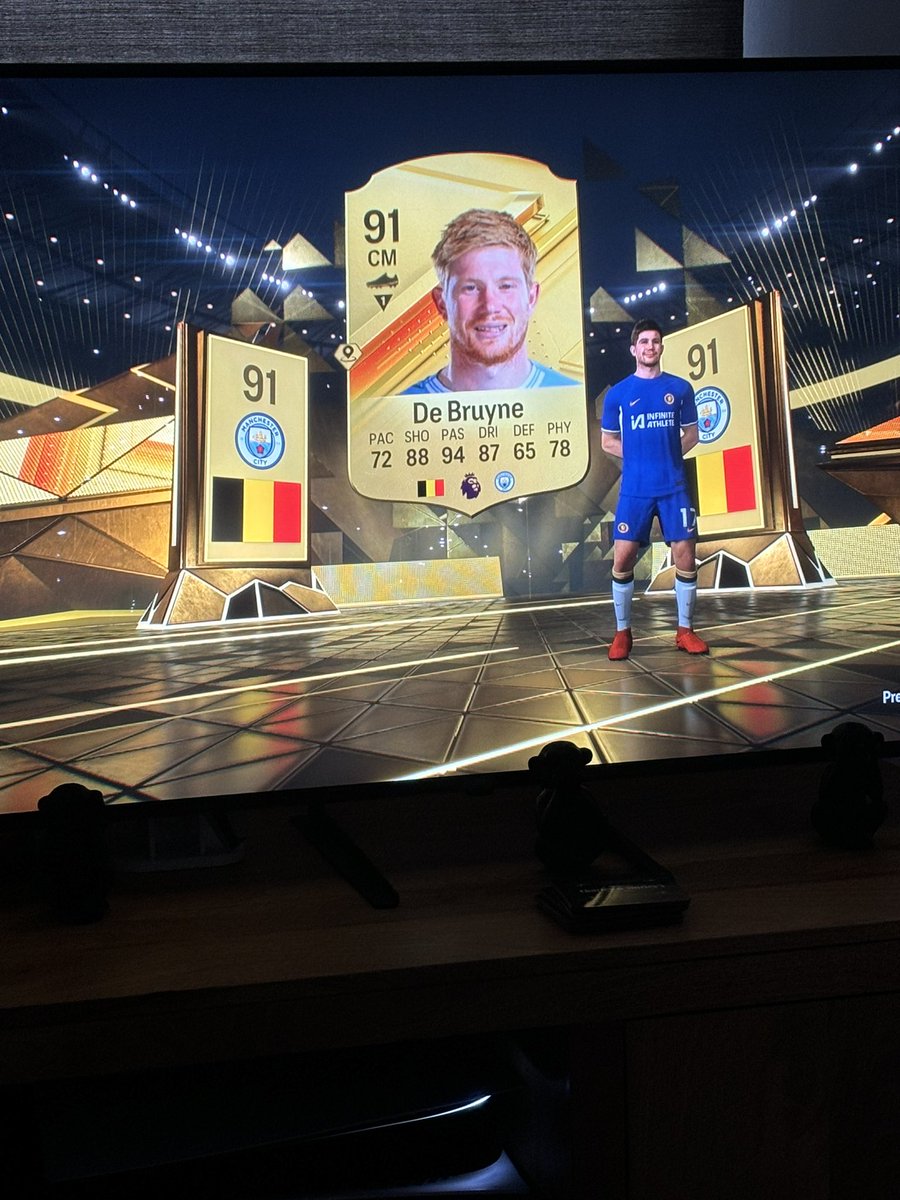 CJLauri8Gaming's tweet photo. @Birty_EAFC Kdb yesterday at 4pm…. My luck this week is packing the toty before they are toty in packs https://t.co/B8kOEXvsTU