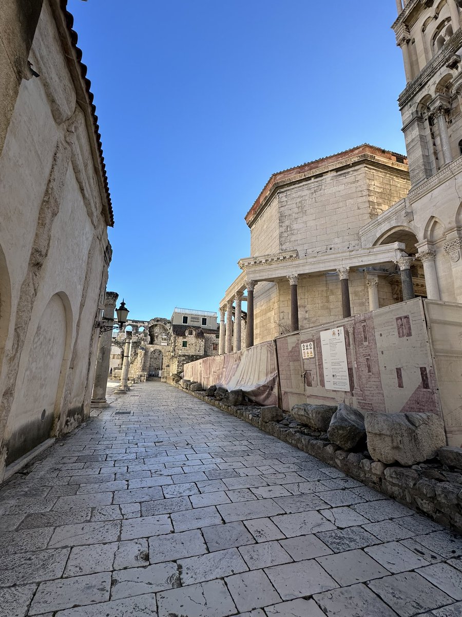 SahranisWorld's tweet image. Split, Croatia 🇭🇷 watch my travels at: twitch.tv/sahranisworld #Croatia #travelblogger #Twitch