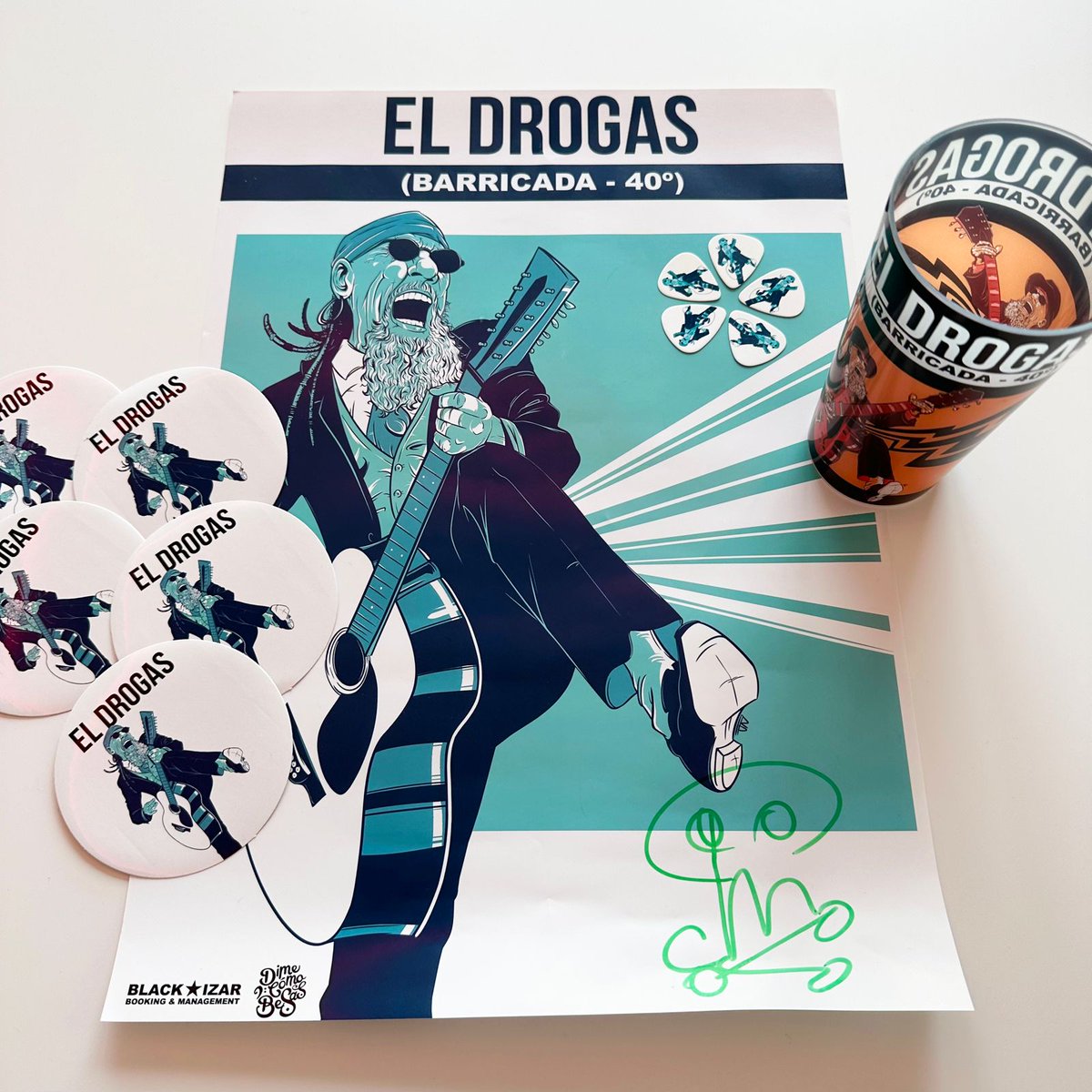 El pasado 10 de junio grabamos el concierto del Navarra Arena y el disco verá la luz en 2024 por <a href="/DromedarioRock/">El Dromedario Records</a> . Ya podéis hacer el pre-save del 1er adelanto: bit.ly/47Oze3s
Entre los que lo hagáis haremos un sorteo de cartel dedicado, vaso, púas y pegatina