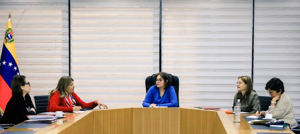 Gabrielasjr's tweet photo. Desde la Vicepresidencia sectorial de Ciencia, Tecnología, Educación y Salud realizamos la revisión de las actividades programadas para garantizar los Siete (7) nuevos Objetivos para  consolidar la prosperidad de Venezuela en los próximos años.

Fundamental son las acciones para la transformación Cultura, Educativa y Científica, que repercuten significativamente en la Salud y el progreso del país.

El Presidente @NicolasMaduro nos invitó:  “Para entrar en una etapa de gran impulso, para consolidar y ahora sí avanzar hacia la Venezuela potencia, para recuperar el terreno perdido en lo social, el tiempo perdido en lo económico, para lanzar los planes grandes que podemos nosotros tener la seguridad de desarrollar la conquista de una sociedad justa muy humana y socialista".

#CienciaParaLaVida
#HaciaEl2030ConLas7T

¡La victoria nos pertenece!