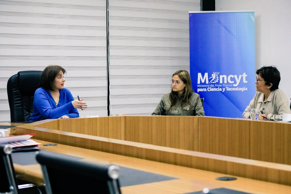 Desde la Vicepresidencia sectorial de Ciencia, Tecnología, Educación y Salud realizamos la revisión de las actividades programadas para garantizar los Siete (7) nuevos Objetivos para  consolidar la prosperidad de Venezuela en los próximos años.

Fundamental son las acciones para