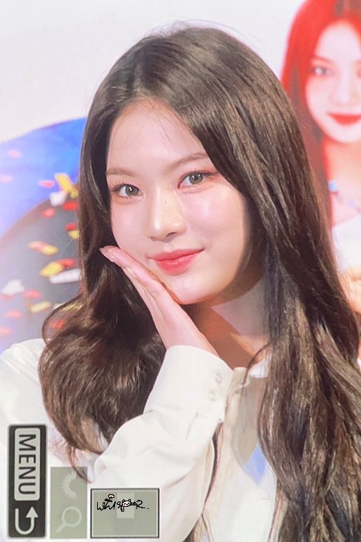 thinkabtisa's tweet photo. HAPPY BIRTHDAY PRINCESS 🥹🤍
#겨울고양이_아이사_생일이야옹
#HAPPYCAT_ISA_DAY https://t.co/ReJ1kFlOmL