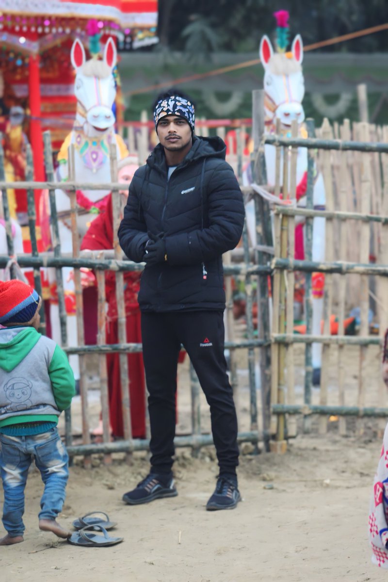 || महादेव कहते हैं ||

अगर जों चाहा हैं वों नहीं मिला तो एक बार जों मिला हैं उसे चाहकर देखों !!