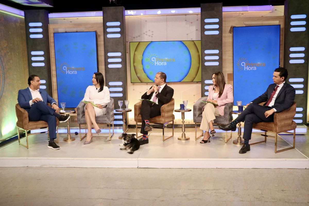 AlbertoTejeda_'s tweet photo. Fue un placer conversar con Lorenny Solano, Edhoarda Andújar, Elías Cornelio y Carlos Hernández en el programa @APrimeraHora_RD

Gracias a todos por la enriquecedora charla donde dialogamos sobre nuestra visión de rescate de Santo Domingo Este. https://t.co/Cty7plO4DK