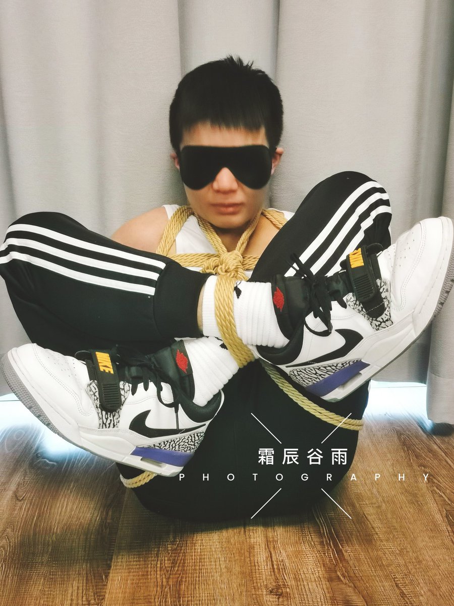 SCGY1223's tweet photo. 又在重庆和徒弟碰头了，这次徒弟带来的小哥哥是真的很不错嘛，不仅不仅有大胸器，据说卧推也能有100，练的确实还不错。当然，到我这不仅需要检验一下徒弟的手艺，还需要开发一下小哥其他方面，至于开发什么… https://t.co/Ek4o5g9rBn