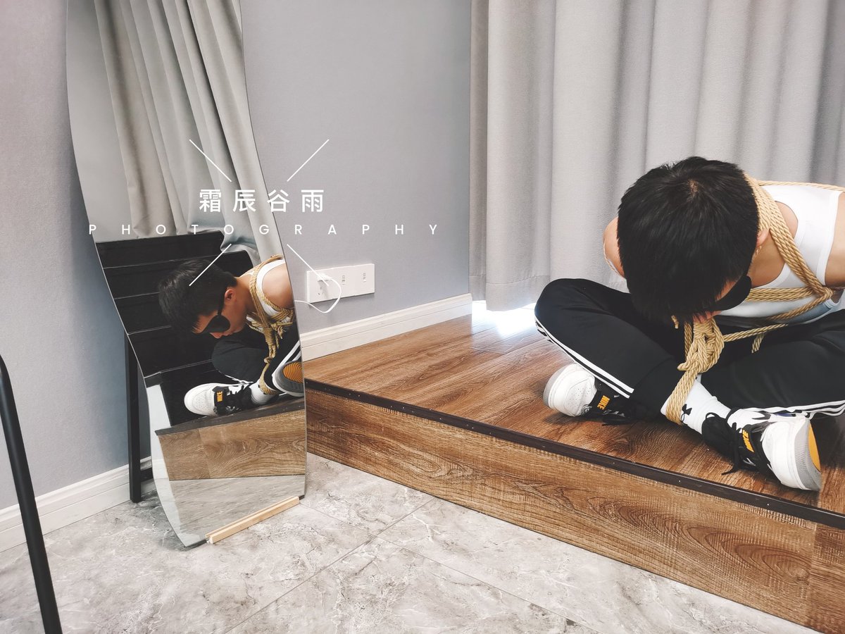 SCGY1223's tweet photo. 又在重庆和徒弟碰头了，这次徒弟带来的小哥哥是真的很不错嘛，不仅不仅有大胸器，据说卧推也能有100，练的确实还不错。当然，到我这不仅需要检验一下徒弟的手艺，还需要开发一下小哥其他方面，至于开发什么… https://t.co/Ek4o5g9rBn