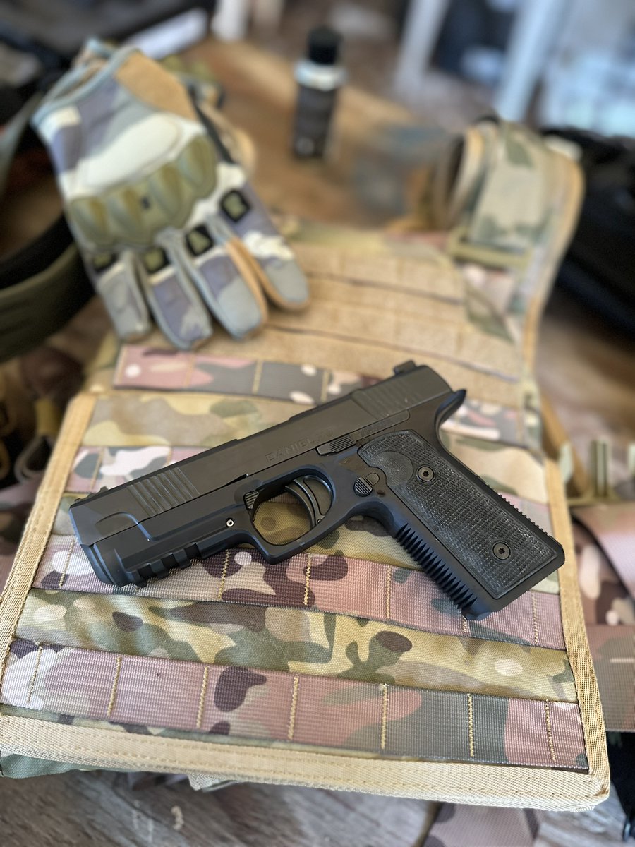 TheArmories's tweet photo. Check out our exclusive first look at the Daniel Defense H9 Handgun, unveiled at the 2024 Shot Show! Get a sneak peek at this innovative firearm, based on the Hudson H9 featuring NEW cutting-edge design and top-notch performance from Daniel Defense. Join us as we explore the key features, specifications, and what makes the DD H9 stand out in the world of handguns. Don't miss out on the latest from The Armories – your front-row seat to the future of all-new firearms is just a click away!

https://t.co/k2wfjjbKyW