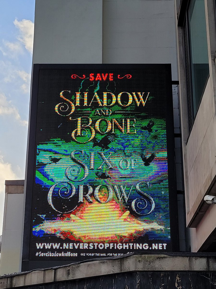 TeamFreddyCUK's tweet photo. It's here!!!

The billboard in London is up and it looks amazing 👏🏻 

#SaveShadowAndBone
#SixOfCrowsSpinoff
#WhatBillboardNetflix https://t.co/YHV7BvghuT