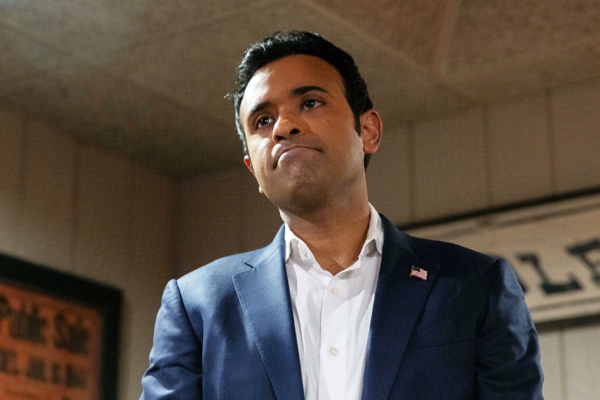 JoshEakle's tweet photo. Trump called Ron DeSantis a pedophile. 

Ron endorsed him.

Trump demeaned Ted Cruz's wife.

Ted endorsed him.

Trump called Vivek Ramaswamy deceitful.

Vivek endorsed him.

Trump called Marco Rubio a scammer.

Marco endorsed him.

The GOP is plagued by weak men with no shame. 

It's made up of politicians who put their political careers above everything, including their personal honor and their oath to defend the Constitution.

It's no wonder Trump has such a grip on the party.