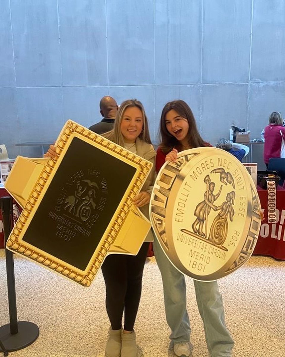 UofSCGC's tweet photo. ⏰ Final call for Ring Week! 💍⭐️ Order your #USCRing by Friday at 4 p.m. to be able to participate in the Ring Ceremony. Don't miss out on this special moment - place your order now! Time is running out. ⏳ #ringweek https://t.co/SfGMExeFvk