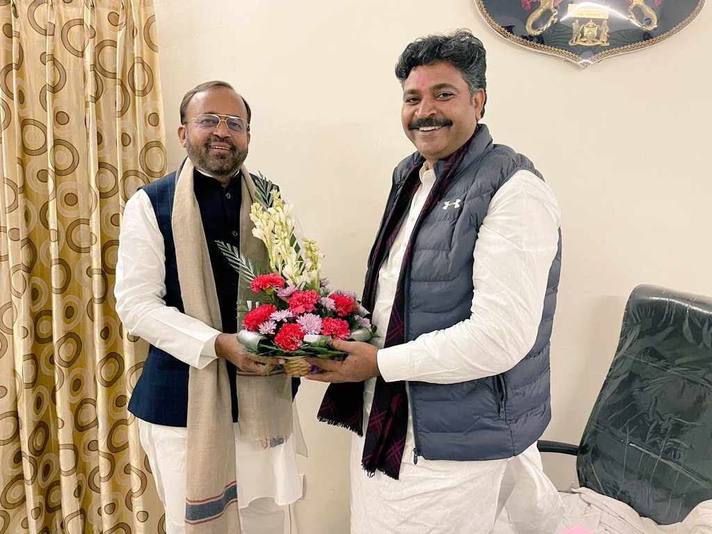 SanyamLodha66's tweet photo. #राजस्थान विधानसभा में विपक्ष के नेता नियुक्त होने पर श्री टीकाराम जूली जी को उनके जयपुर स्थित निवास पर मुलाकात कर बधाई दी।

@TikaRamJullyINC https://t.co/gjM2XvrBk2