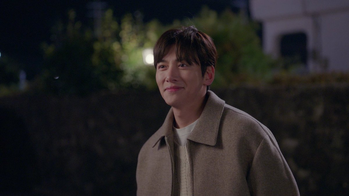 jcwcontent's tweet photo. ji chang wook as cho yongpil in "welcome to samdalri" ep15. https://t.co/mSOBezVhj1