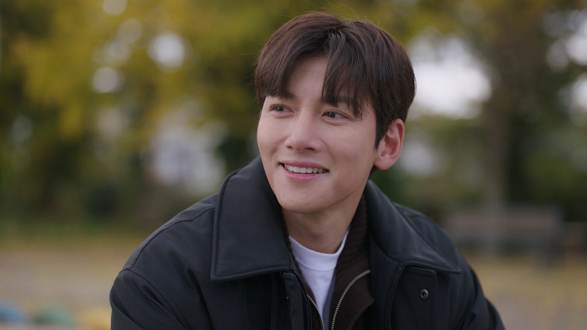 jcwcontent's tweet photo. ji chang wook as cho yongpil in "welcome to samdalri" ep15. https://t.co/mSOBezVhj1