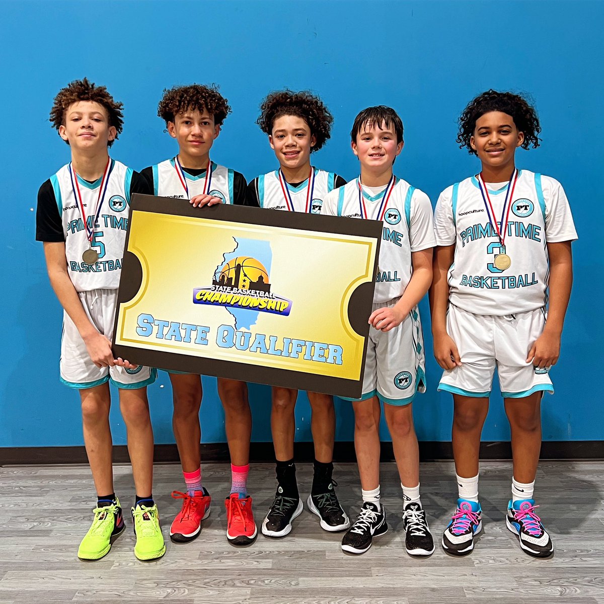 JaclynW_22's tweet photo. Proud of our guards today for finishing strong with no subs in an 8th grade bracket. Small but mighty!! Tough games produce tough players. 💪🏽🏀 #primetime2029 #classof2029 #basektball #hoopers #hardworkpaysoff #primetimebasketball #primetime https://t.co/a9JId4mW15