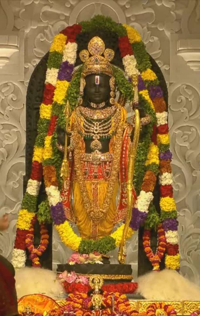 TDevendrasingh's tweet photo. Most beautiful moment that we are witnessing 🧡

We are lucky that we are born in this generation

Bhagwan Ram ka Ashirwad hum sab pe bna rahe 🙏🏻🧡 

#RamMandirPranPrathistha
#JaiShreeRaam
#JaiSiyaRam https://t.co/nxWJZ2LIHL