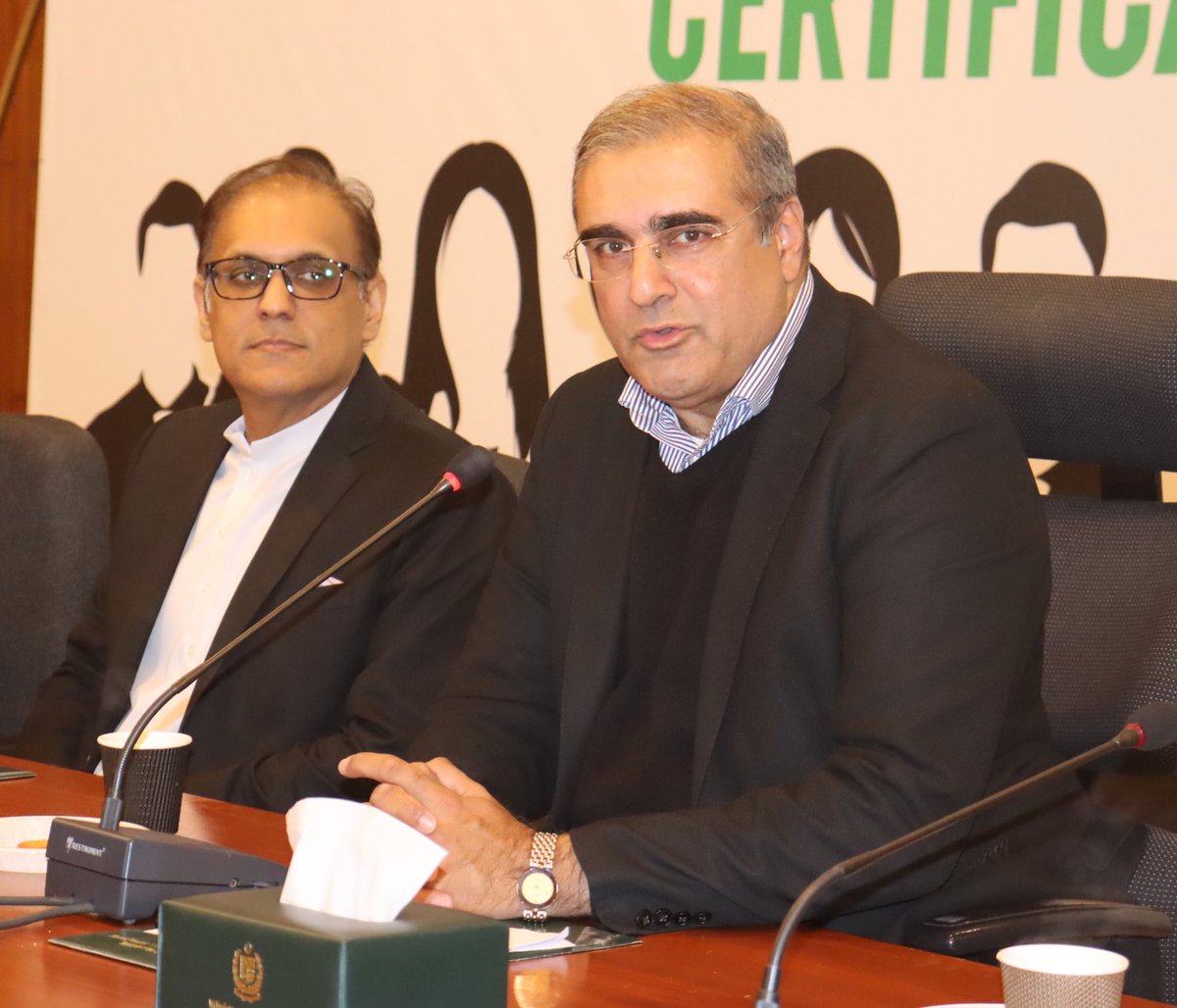 PlanComPakistan's tweet photo. In his address to the YDFs, Secretary Planning Mr. Awais Manzur Sumra advised youth to persevere in their pursuit of knowledge and excellence emphasising that 𝒉𝒂𝒓𝒅 𝒘𝒐𝒓𝒌 𝒘𝒊𝒕𝒉𝒐𝒖𝒕 𝒆𝒙𝒑𝒆𝒄𝒕𝒂𝒕𝒊𝒐𝒏𝒔 𝒊𝒔 𝒂 𝒇𝒐𝒓𝒎𝒖𝒍𝒂 𝒇𝒐𝒓 𝒔𝒖𝒄𝒄𝒆𝒔𝒔. 

The Secretary applauded the commitment and passion displayed by the YDFs and encouraged them to carry this spirit forward in their future endeavors.

The ceremony also witnessed commendations from the Members of the Planning Commission lauding the exemplary commitment and passion exhibited by the YDFs