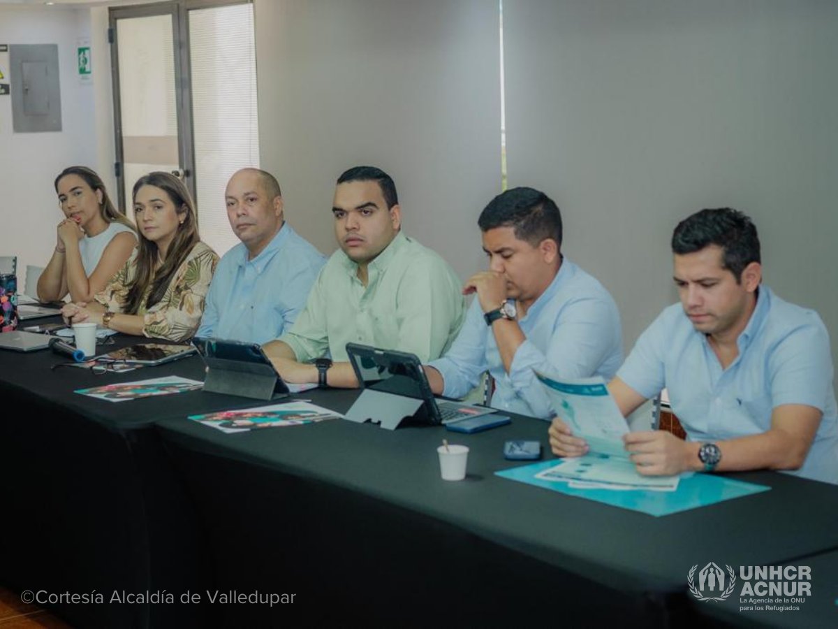 AcnurColombia's tweet photo. (1/2)📍Valledupar
La Primera reunión plenaria del #GIFMM Cesar contó con la presencia del Alcalde @ErnestoOrozcoD de Valledupar  junto a representantes de los sectores gubernamentales de:

📑Gobierno
📚Educación
💡Inclusión económica
🩺Salud
🙌Gestión social https://t.co/ZCxJCJXdTW