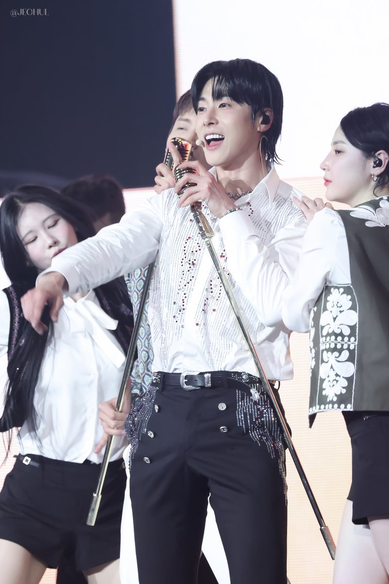 DJonlyUknow's tweet photo. 20231230 TVXQ 20&amp;2 Seoul Concert 

HD Part 10 - 4p

 #유노윤호 #정윤호 #UKNOW #YUNHO #ユンホ #ユノ #동방신기 #東方神起 #TVXQ #TVXQ_20n2 #20n2 https://t.co/34r4snIQJV
