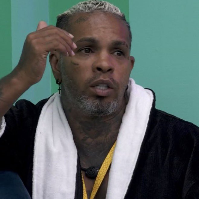 poptime's tweet photo. O TERROR! Alane diz que vai dar o Monstro para Rodriguinho caso pegue o Anjo: "Vou dizer: 'vai ficar em pé ali ou vai apertar o botão, como você disse que ia apertar!'" #BBB24 https://t.co/HuzVnwIEMr