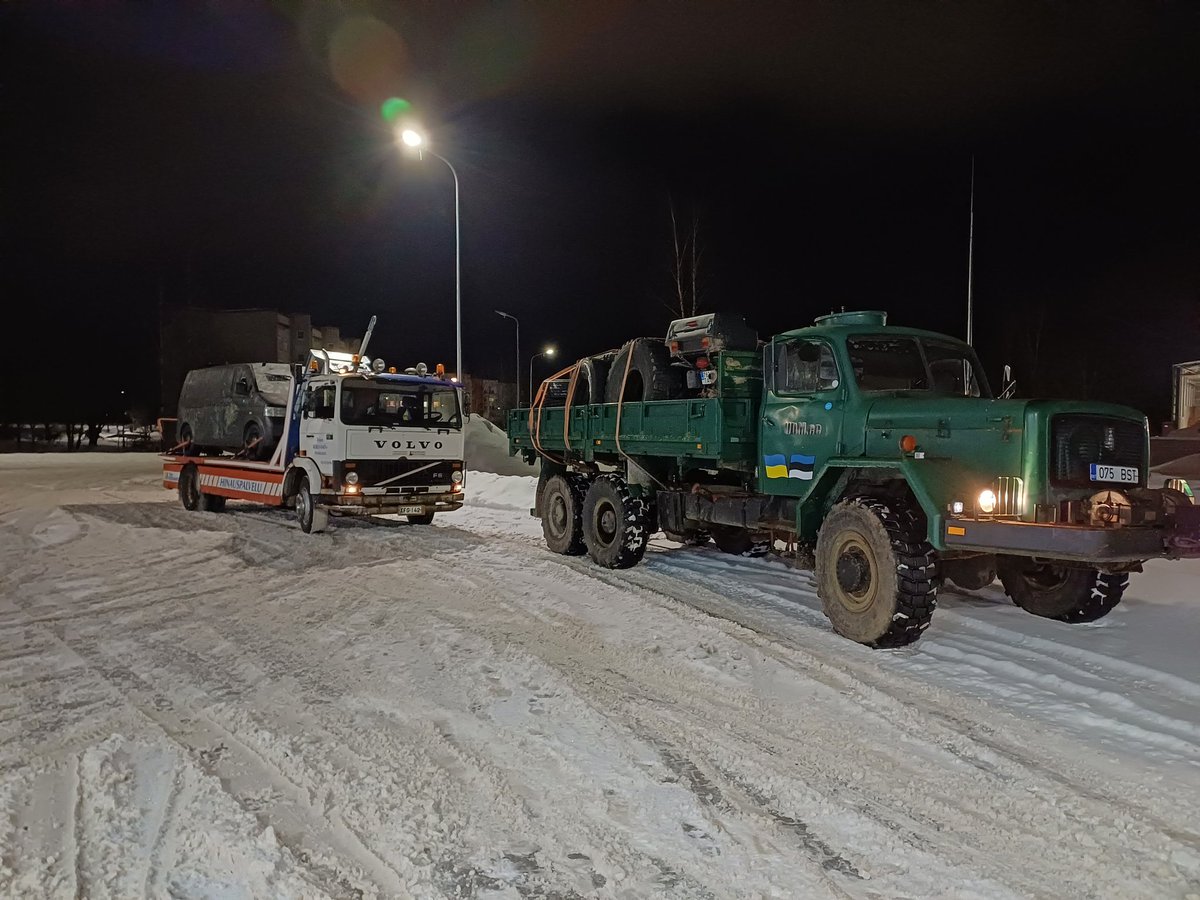 ErkoLaidinen1's tweet photo. Its not easy work to get trucks to Ukraine... main outcome for me is tires and fuel. Both trucks now punctured tires at least once(still far from destination).
Suppot to Paypal or Coffee is appreciated!❤️ https://t.co/wG59hHrQGS