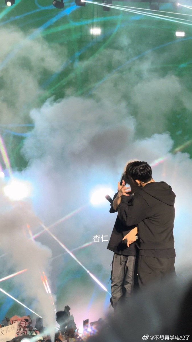 96_6Hui's tweet photo. 이틀동안 규준이 왜 이럴까 https://t.co/p2PrjS1NR1
