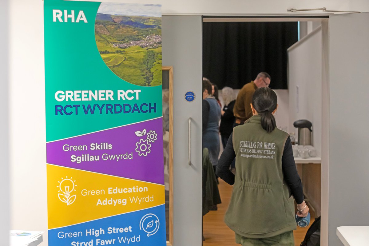#ThatsAWrap What a superb day for our #ClimateConversations event at the awesome @YMaArlein in #Ponytpridd Really enthusiastic participants who embraced how we can all work together and #makeadifference #GreenerRCT ♻️rhawales.com/news-events/rh…