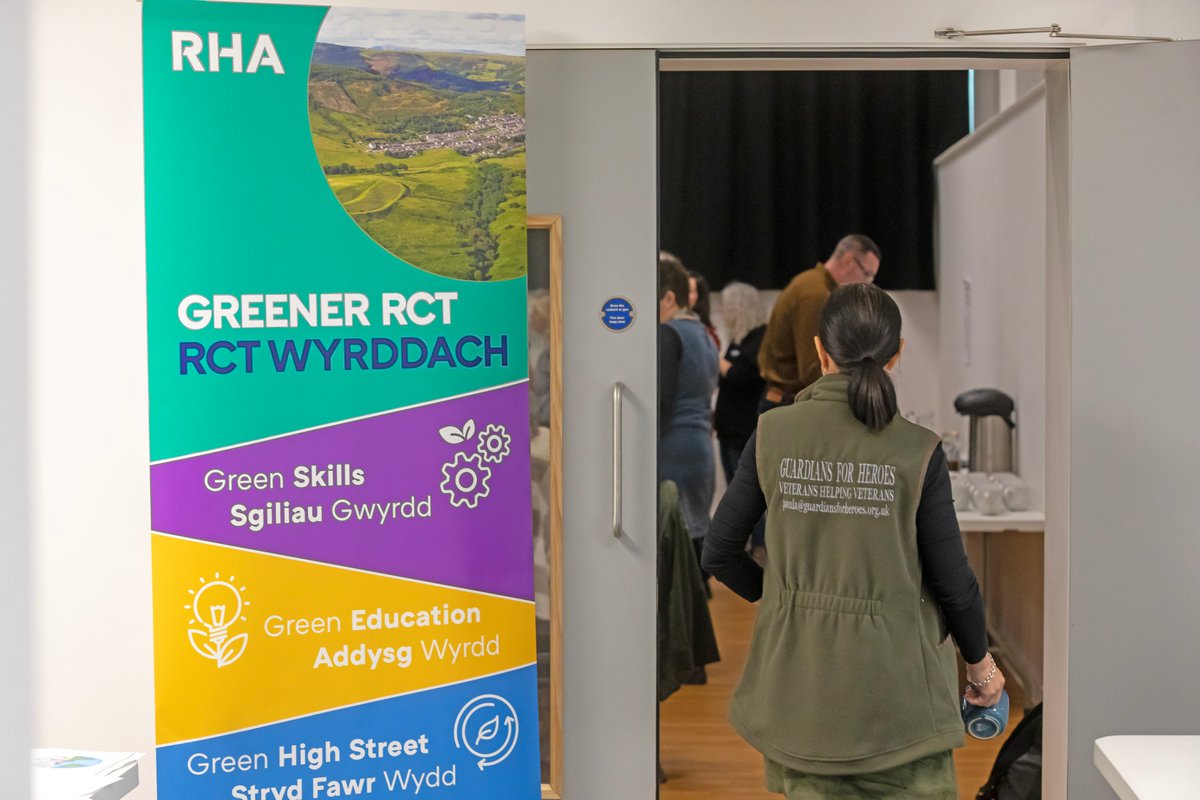 #ThatsAWrap 
What a superb day for our #ClimateConversations event at the awesome <a href="/YMaArlein/">YMa</a> in #Ponytpridd
Really enthusiastic participants who embraced how we can all work together and #makeadifference 
#GreenerRCT
♻️rhawales.com/news-events/rh…