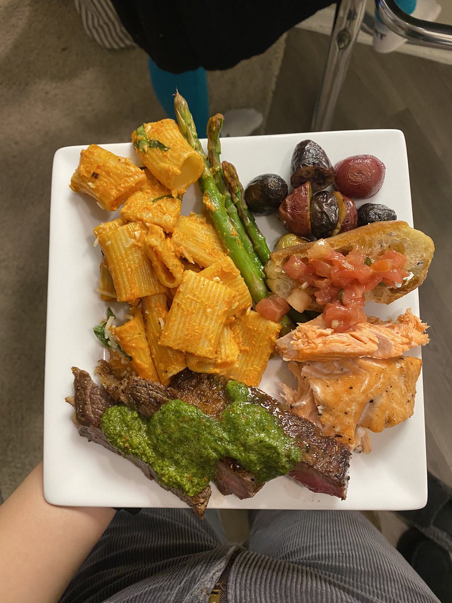 ally_jayyy's tweet photo. I literally cooked all of this I’m so proud https://t.co/C6BbJCBhyx