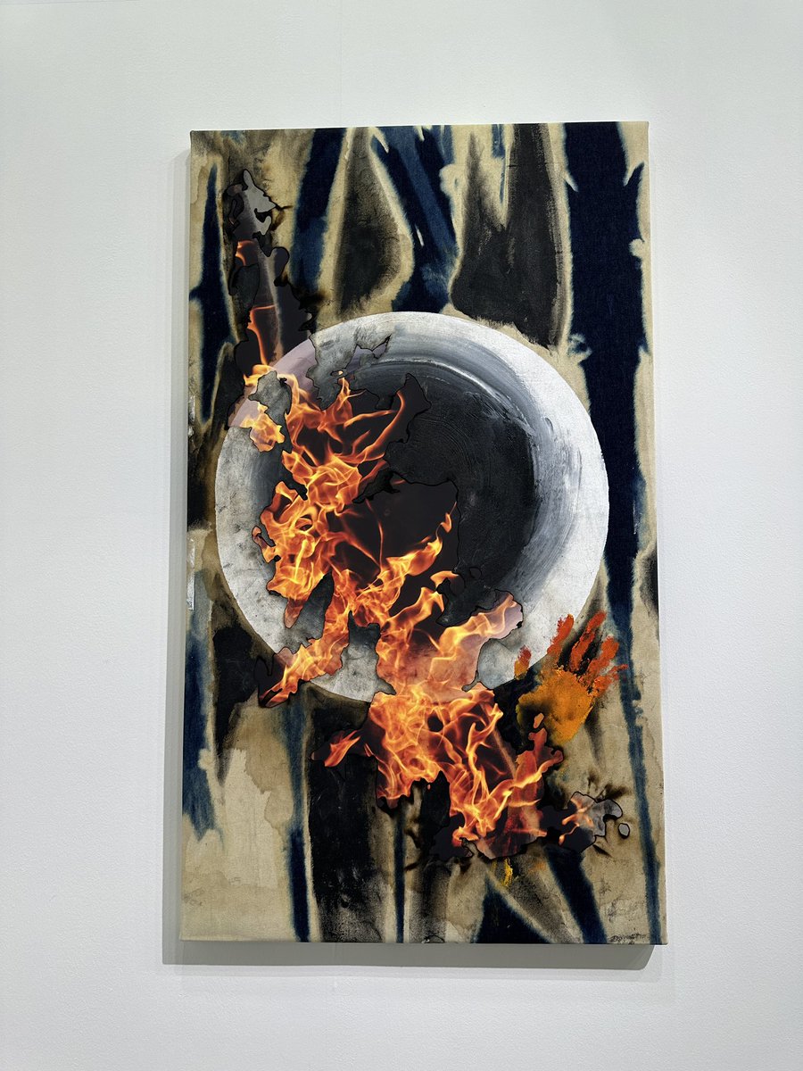 cherrywyr's tweet photo. Some interesting pieces from ArtSG. #ARTSG https://t.co/KiWBPZKxOW