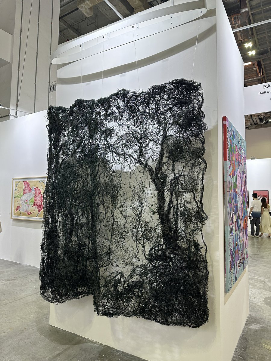 cherrywyr's tweet photo. Some interesting pieces from ArtSG. #ARTSG https://t.co/KiWBPZKxOW