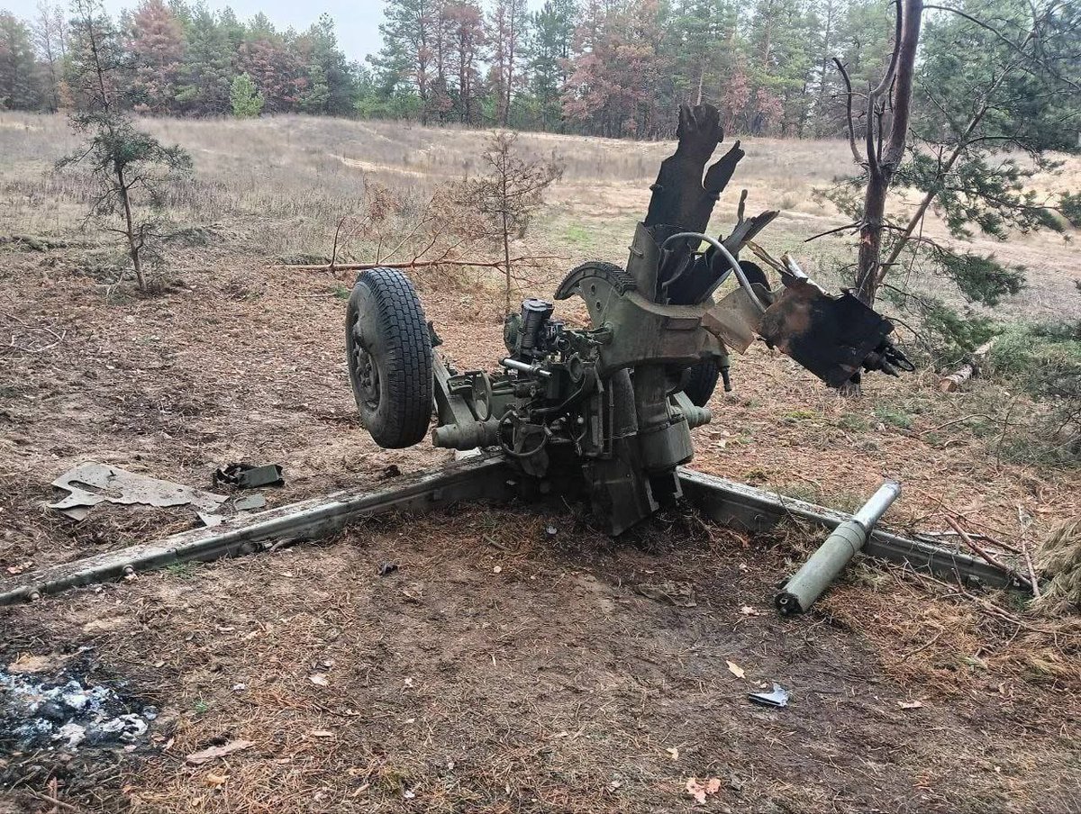 olex_scherba's tweet photo. Reports of some North-Korean shells malfunctioning and tearing 🇷🇺 howitzers apart. 

#StandWithUkraine https://t.co/4m1swaXbE5